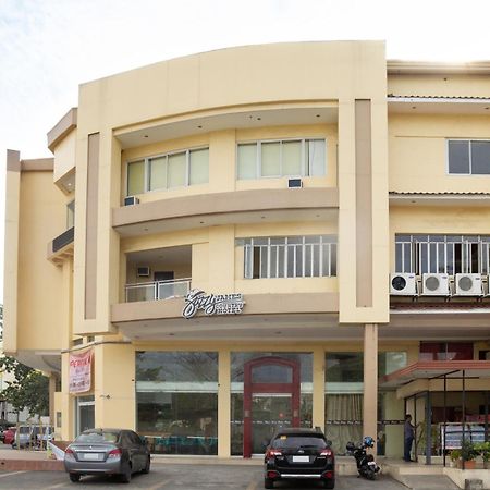 Oyo 133 Jazzy James Country Hotel 2 Davao City المظهر الخارجي الصورة
